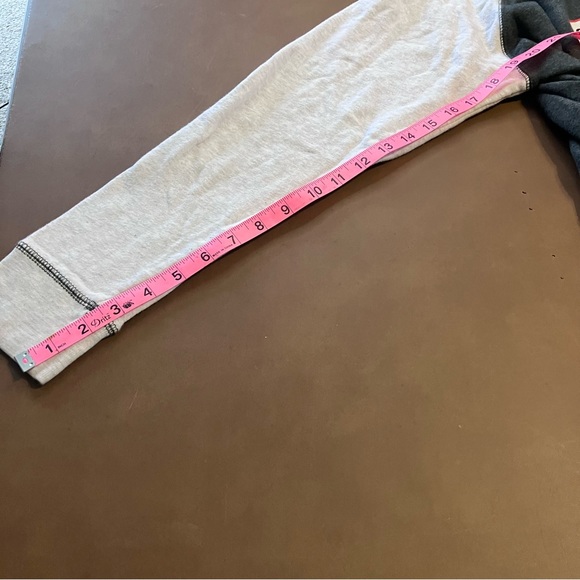 Women’s Riverdale South Side Serpents Sweatshirt Raglan Hoodie Pullover Medium M - Picture 13 of 14